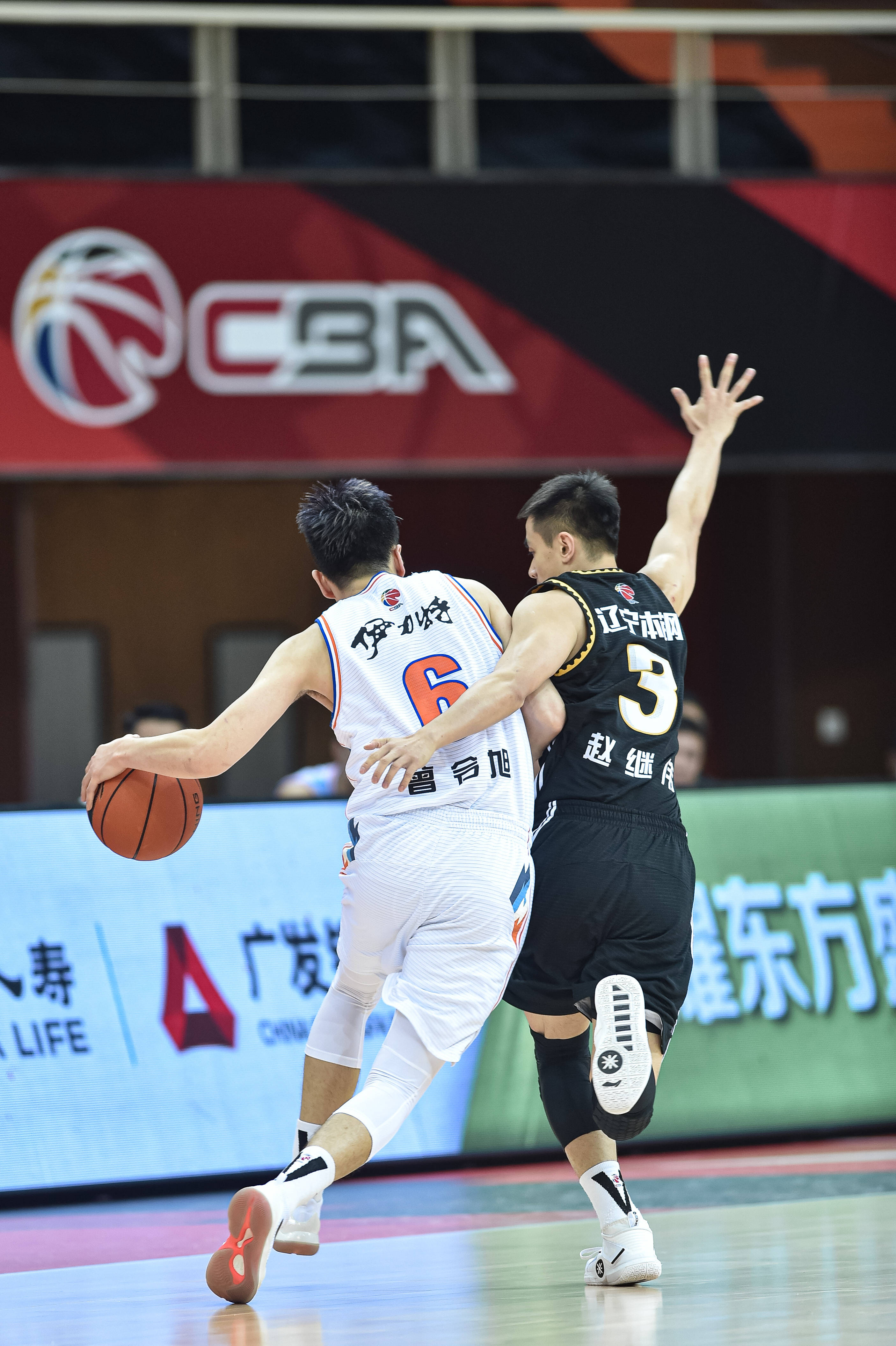 顶级赛事中 顶级赛事中